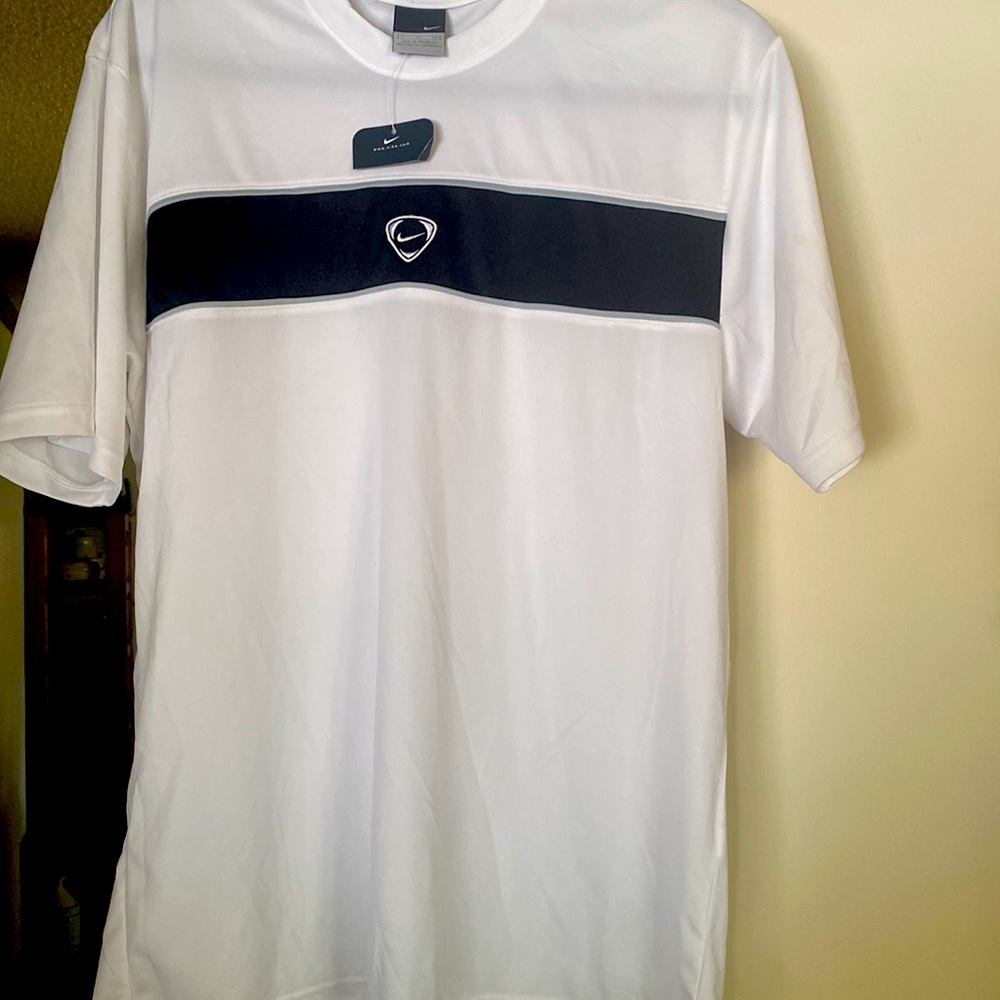 Nike dry fit tee shirt short sleeve size S